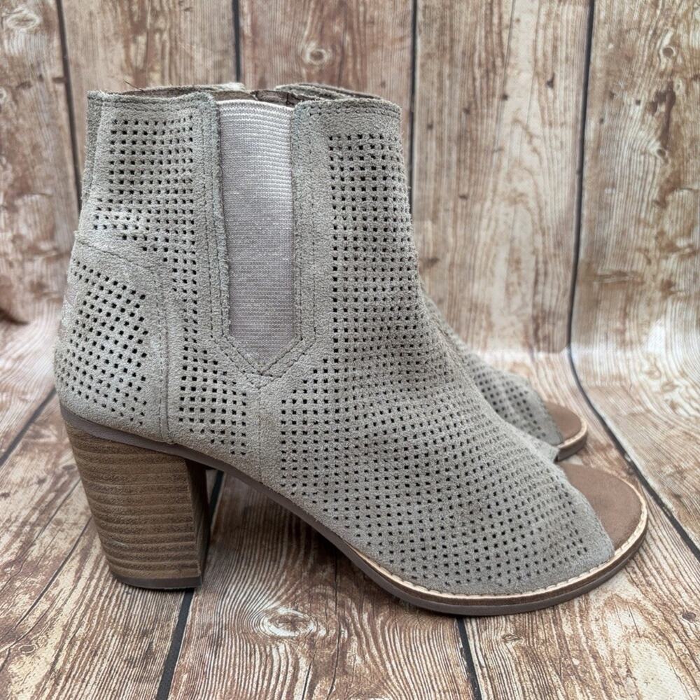 TOMS Taupe Perforated Suede Peep Toe Block Heel Ankle Bootie Zip Women's SIZE 8